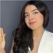 Maestra titulada en lengua y literaturas hispánicas